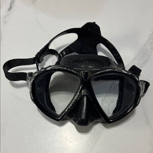 Aqua Lung Black Diving Mask